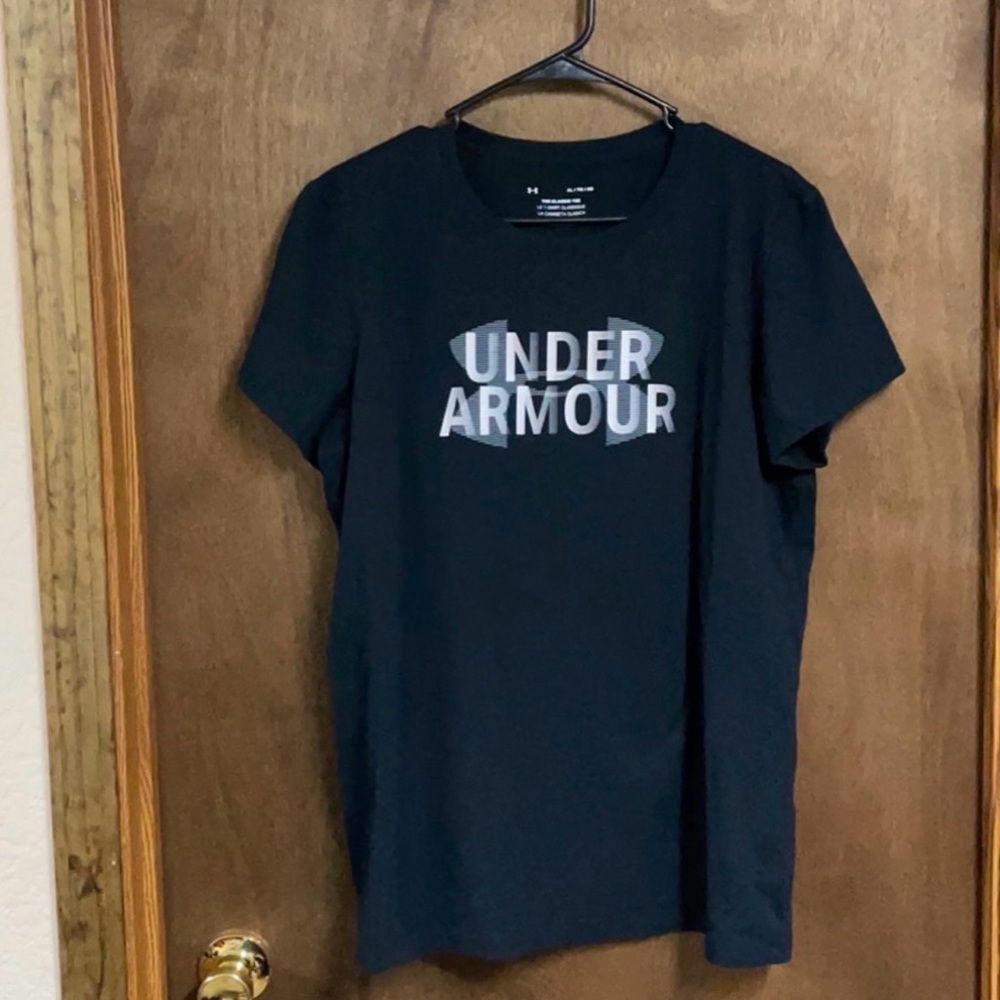 Under Armour Short Sleeve Shirt Extra Large‎
